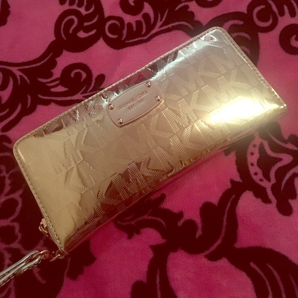 Michael Kors Rose Gold Wallet