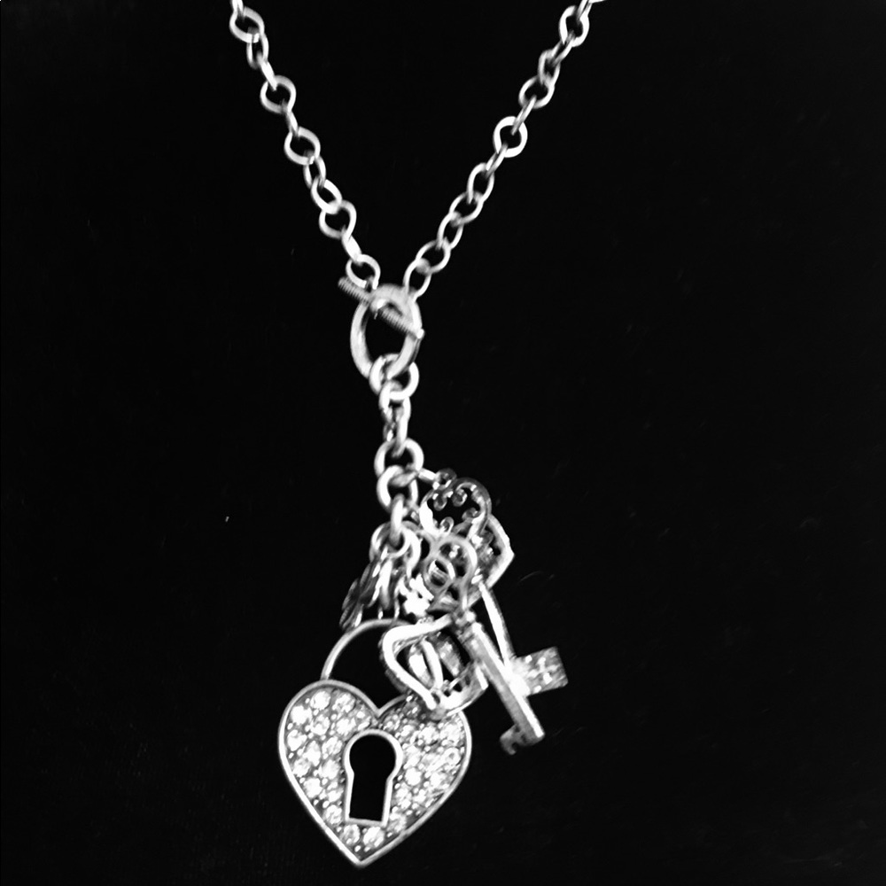 Silver tone necklace