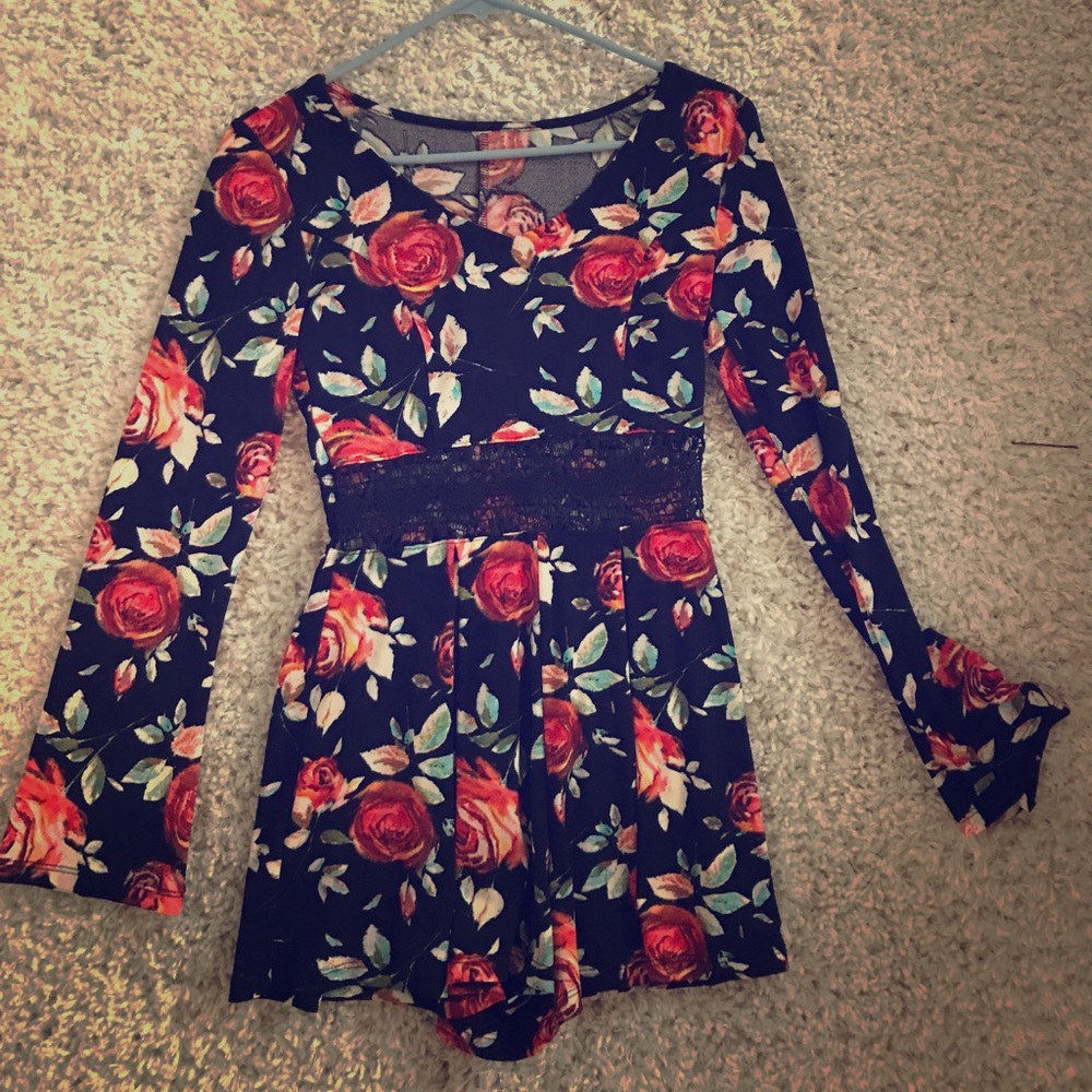 🌺Floral long sleeve romper