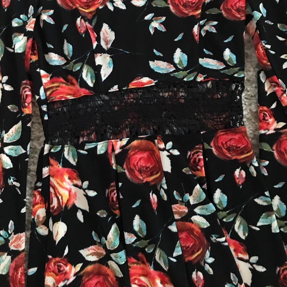 🌺Floral long sleeve romper - Picture 3 of 3