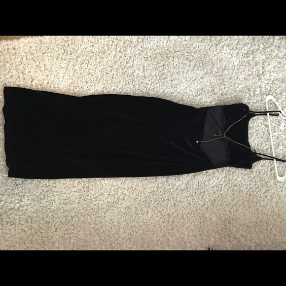 ✨Long black elegant low back velvet dress - Picture 3 of 5