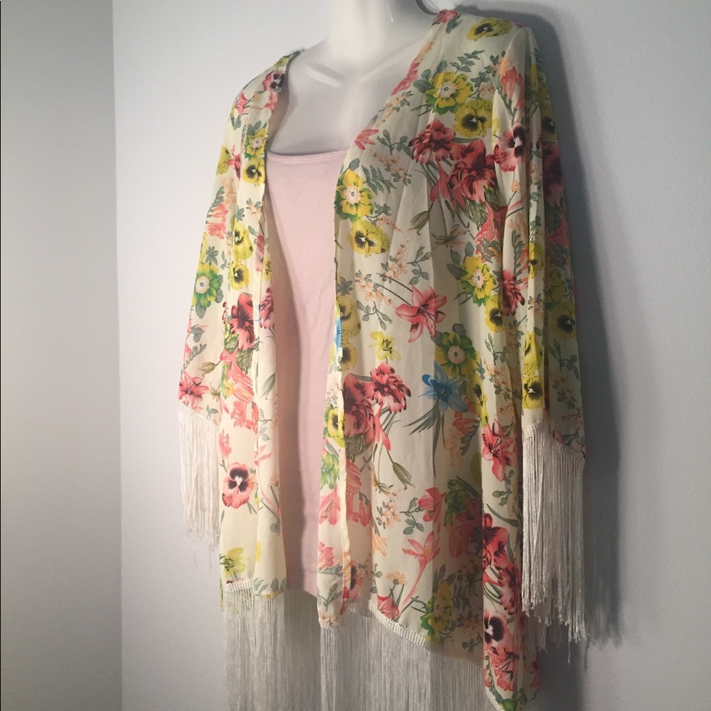 Brand new floral kimono 🍍🍉