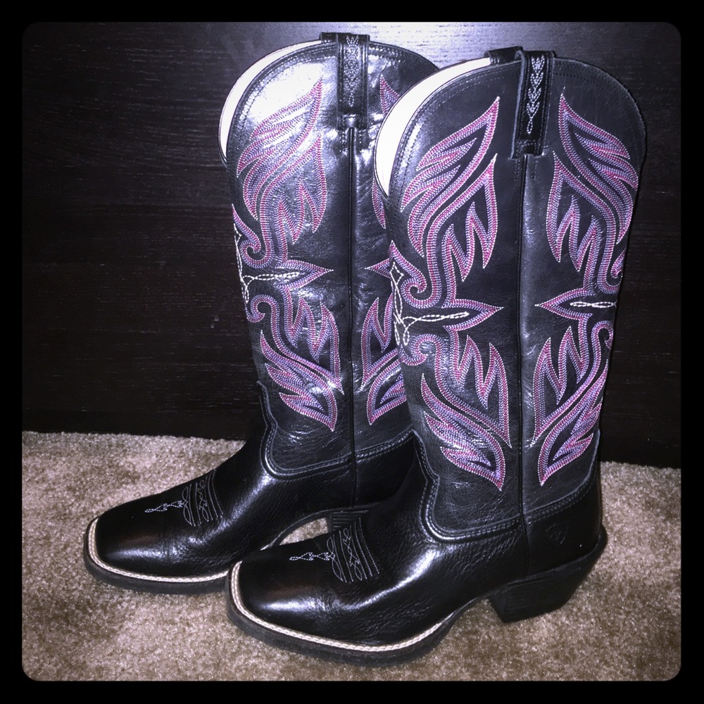 Ariat cowgirl boots