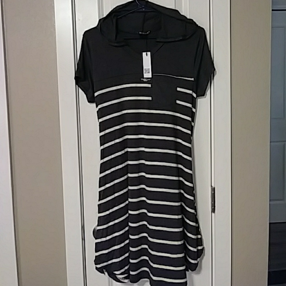 T- shirt dress with hood, New