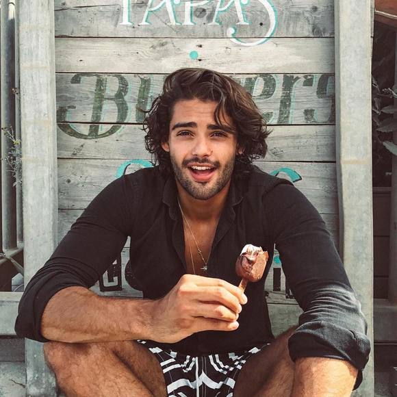 Meet your Posher, Chris - Picture 1 of 1