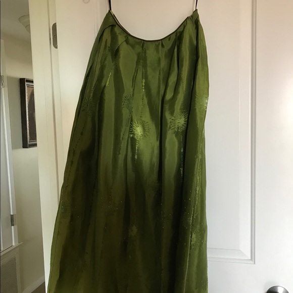 Green Holiday Skirt - Picture 1 of 3