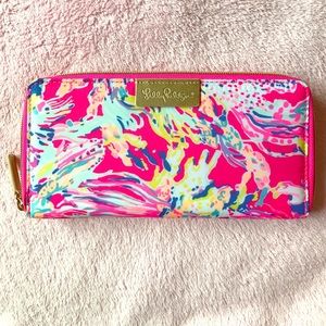 Lily Pulitzer Travel Wallet in sunken treasure