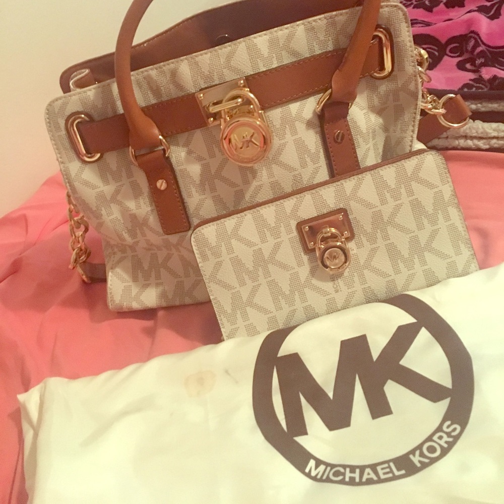 Michael Kors white bag with matching wallet