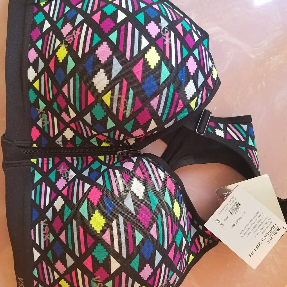 Victoria's Secret Incredible Front Clasp Bra