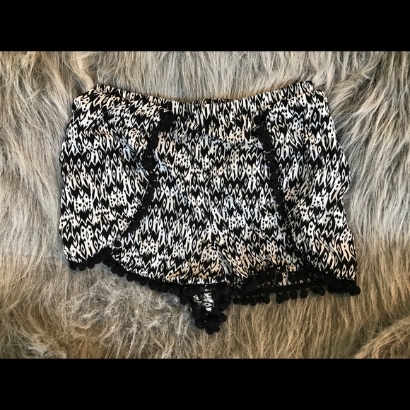 H&M Black and White Cloth Shorts - Picture 1 of 2