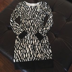 NWT! Stunning b/w shimmer cocktail dress.