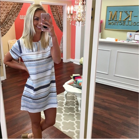 Dresses & Skirts - Morning Glory Shift Dress