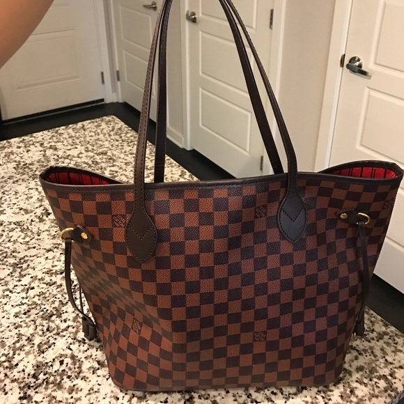 Louis Vuitton Handbags - LOUIS VUITTON Damier Ebene Neverfull MM 😍