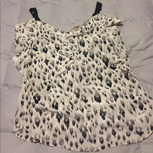 Rebecca Taylor super cute ruffled top with sequin