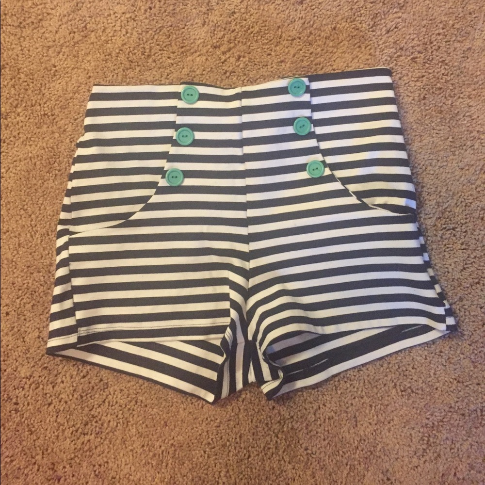 Offer me! 🌵High waisted shorts