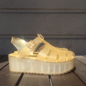 Yellow glitter platform jellies