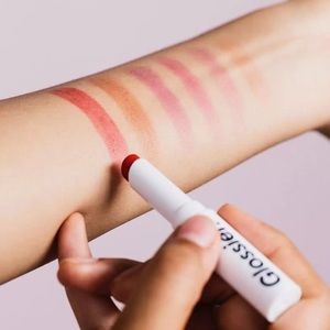 glossier zip generation g matte red lip