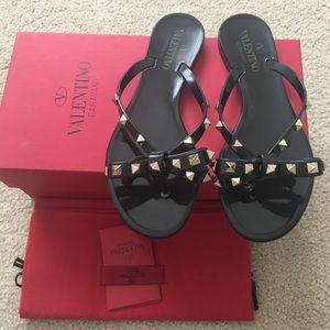 🚫Sold🚫 VALENTINO Rockstud Flip Flop Sandal Sz 36