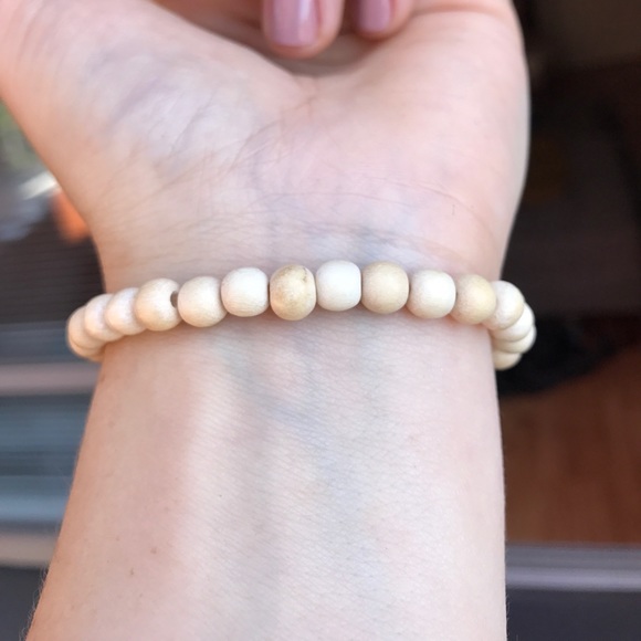 Wood beaded stretch Bracelet - Picture 8 of 8