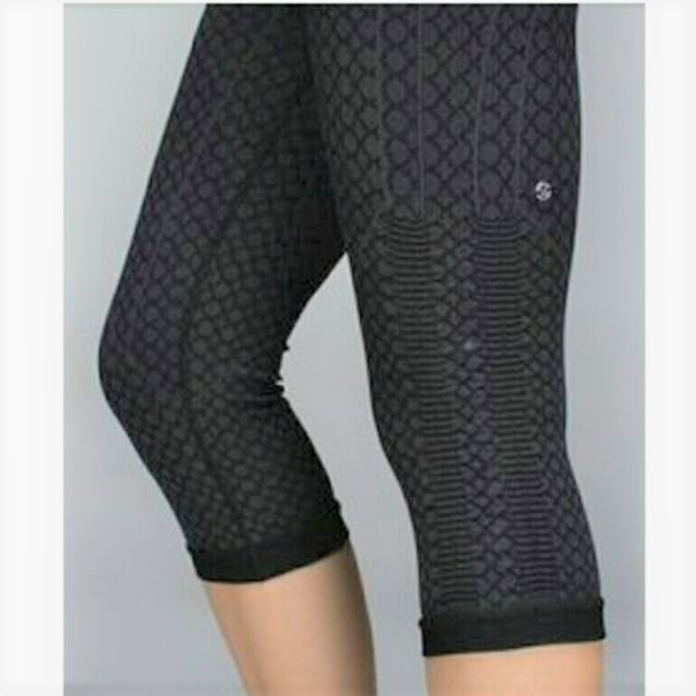 Lululemon In the Flow Crop