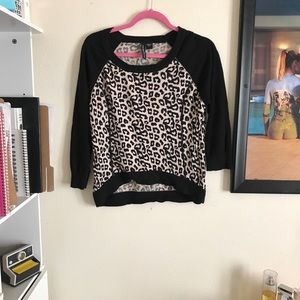 Medium sleeve animal print