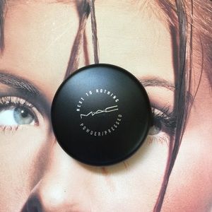 MAC Next to Nothing Pressed Powder - Dark Deep