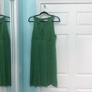 Green sleeveless dress