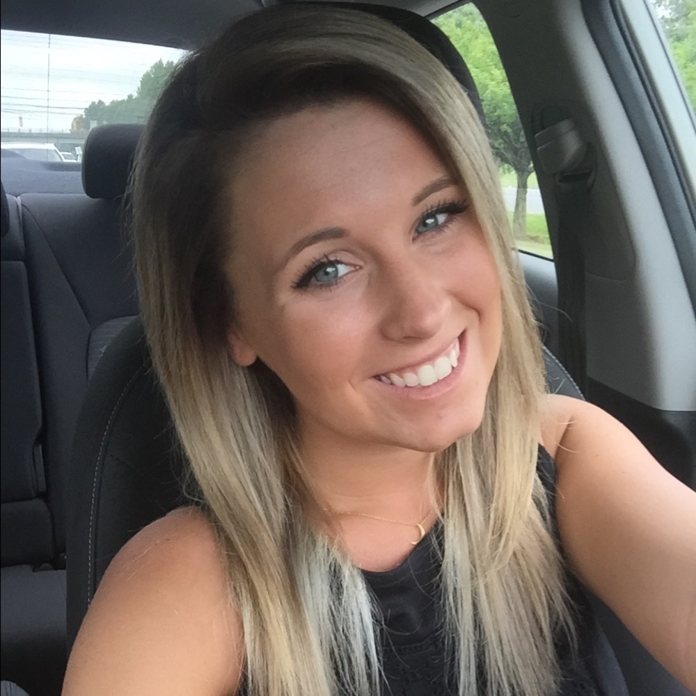 Meet your Posher, Claire