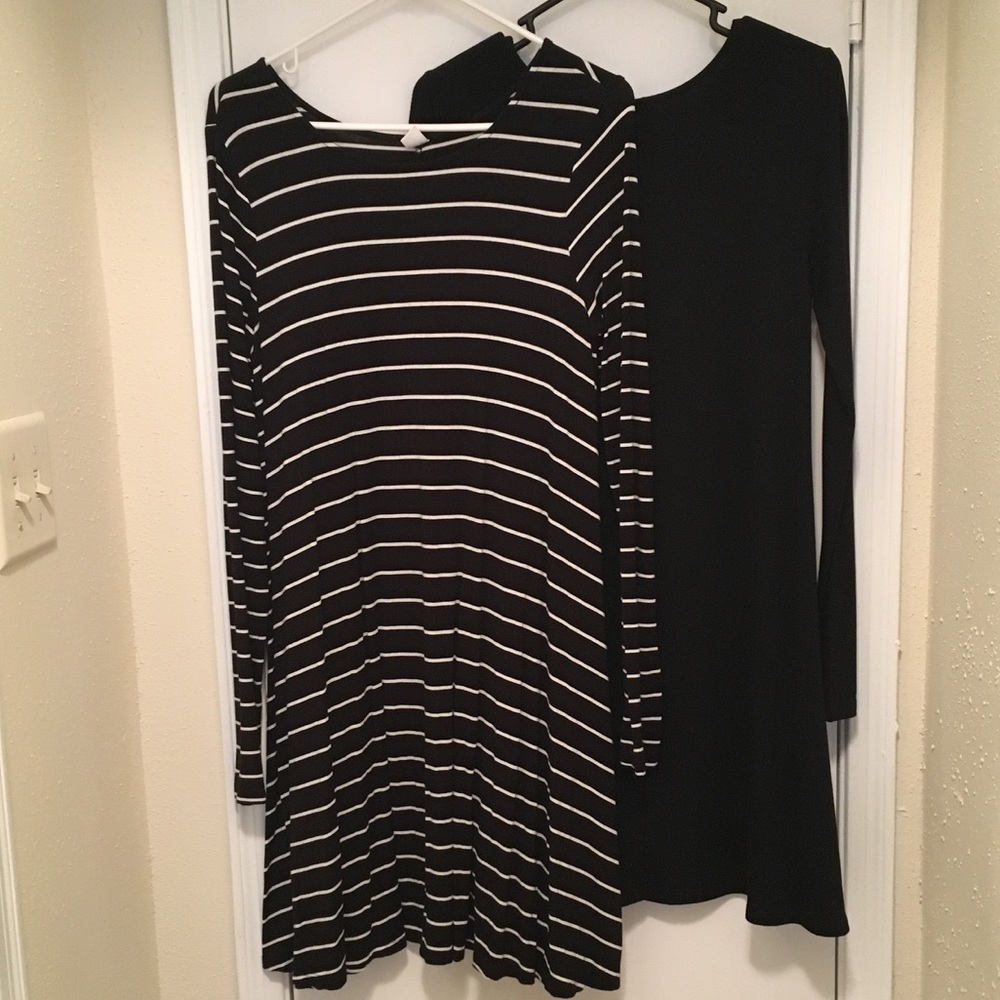 2 stretchy Old Navy swing dresses