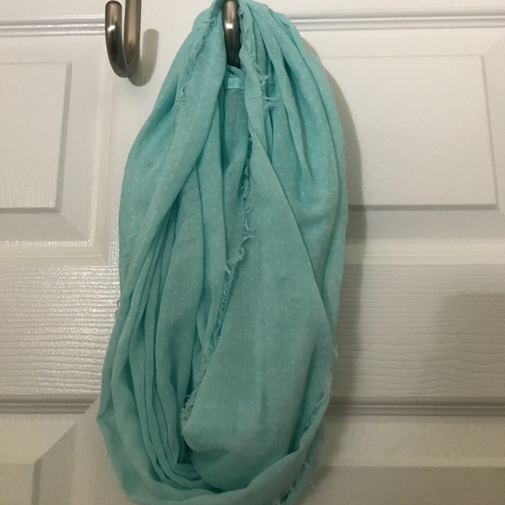 AE scarf