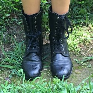 Combat boots