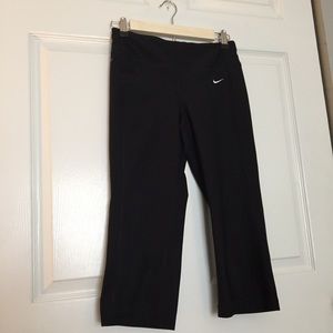 NWOT Nike crop leggings