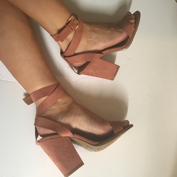 LAST 1️⃣ Dusty Blush Ankle Strap Block Heel - Picture 2 of 7