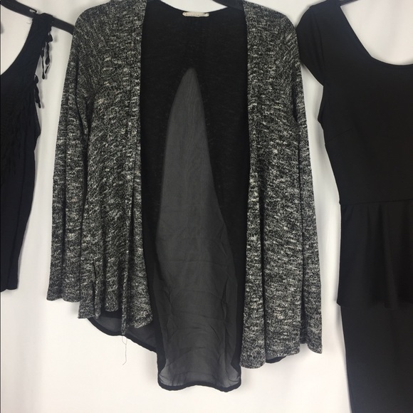 Size S Bundle #a.1 - Picture 3 of 4