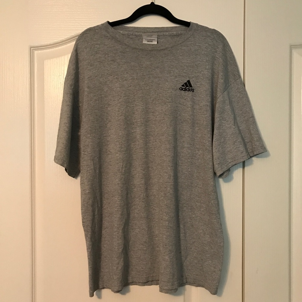NWOT ADIDAS T-SHIRT!!!! 💪🏽