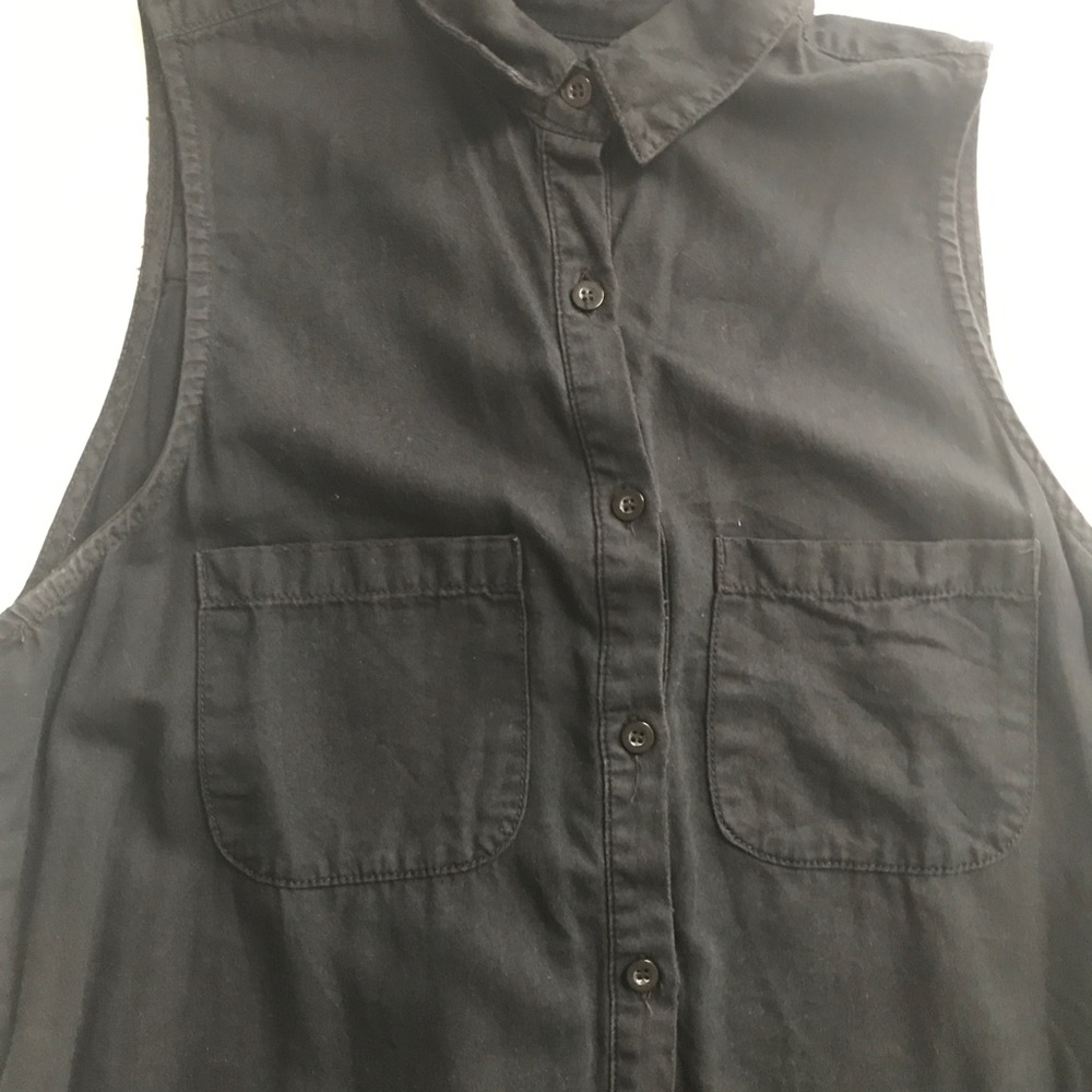 Long button black top