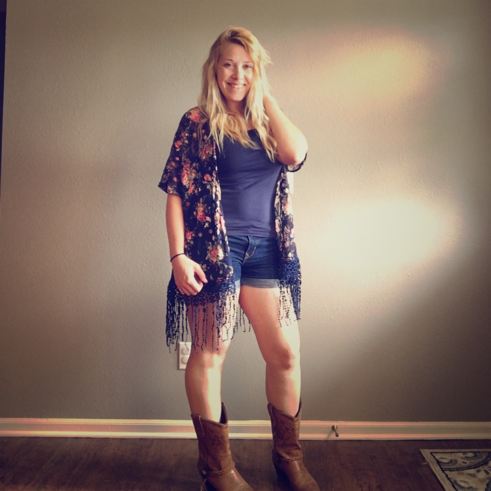NWT Lace and Floral fringe kimono blouse