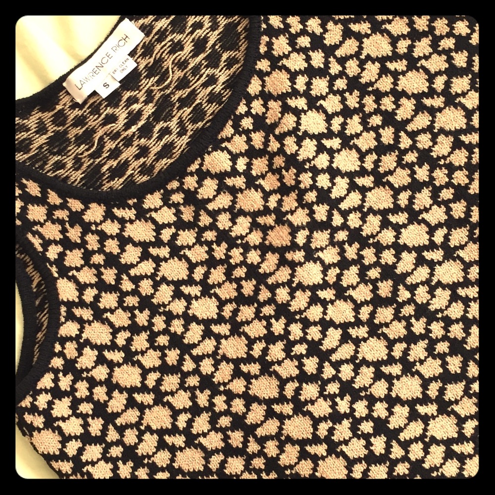 Sleeveless knit leopard jacquard sweater