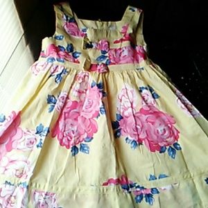 ⭐⭐⭐ DONATED ITEM⭐⭐⭐Summer Dress 👗