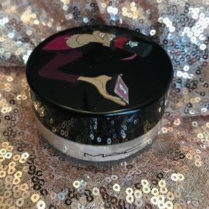 MAC TRUTH AND LIGHT LIMITED POWDER 🌟🔥✨