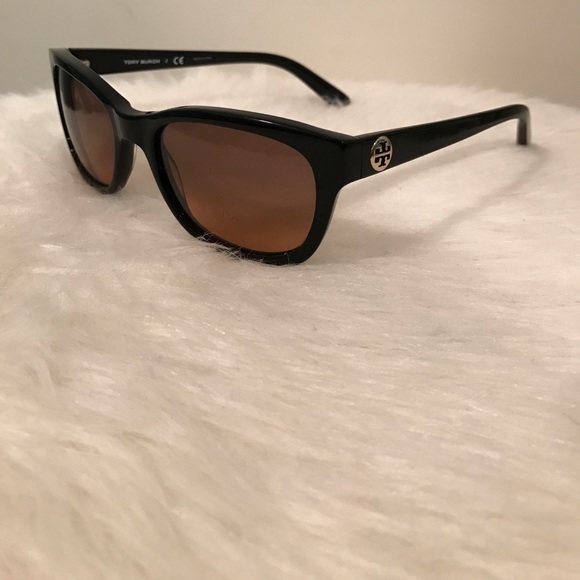 Tory Burch Sunglasses - Picture 2 of 4