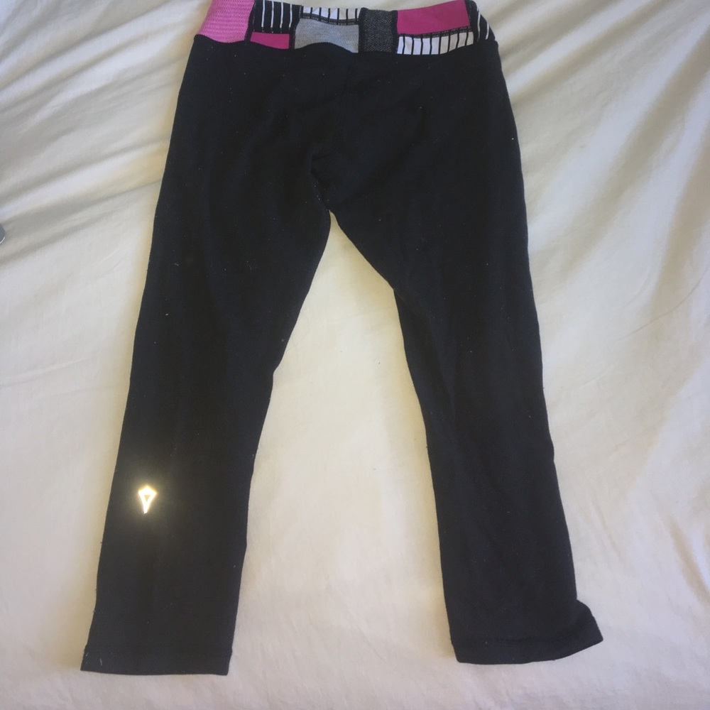 size 12 fits like lululemon size 2 cropped legging
