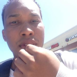 Meet your Posher, Isael