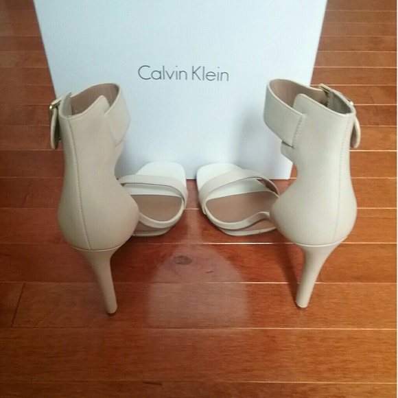 🆕Calvin Klein Sand Vable Leather Sandals - Picture 7 of 8