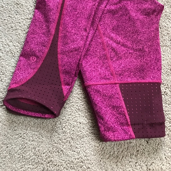 Lululemon Pink Crop Leggings 17" - Picture 3 of 3