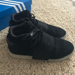 Adidas Tubular Invader (BARELY USED CHEAP)