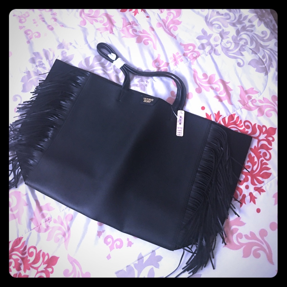 VS Oversized fringe Tote!!