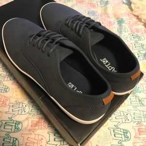 APT.9 Men's Shoe