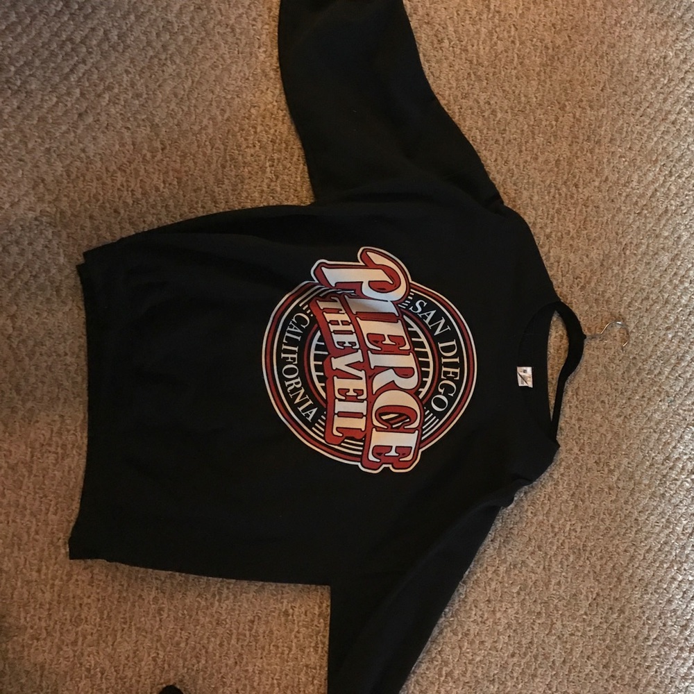 3 band crew necks in XL