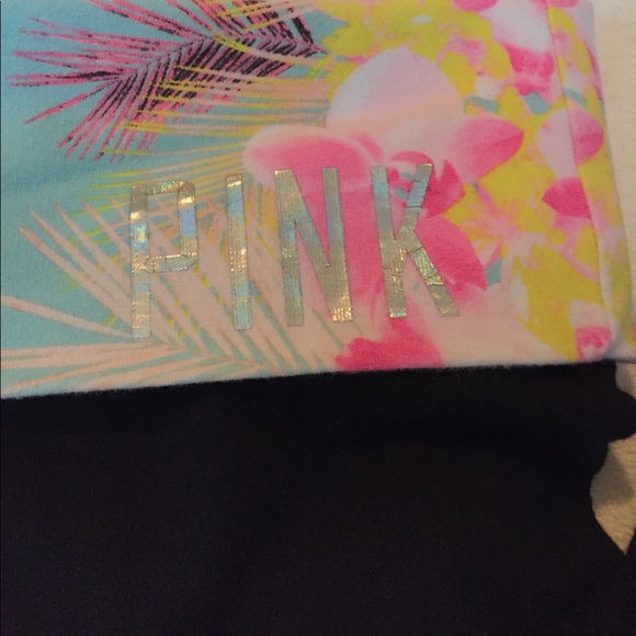 VS Pink Crop - Picture 2 of 3